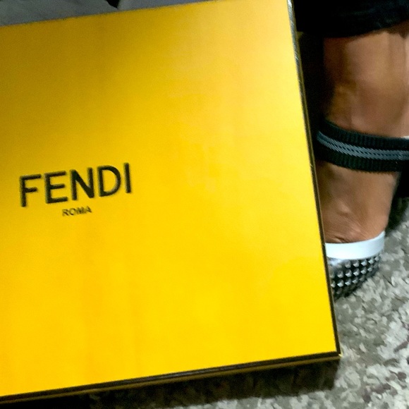 Meet your Posher, Toni - Picture 1 of 1